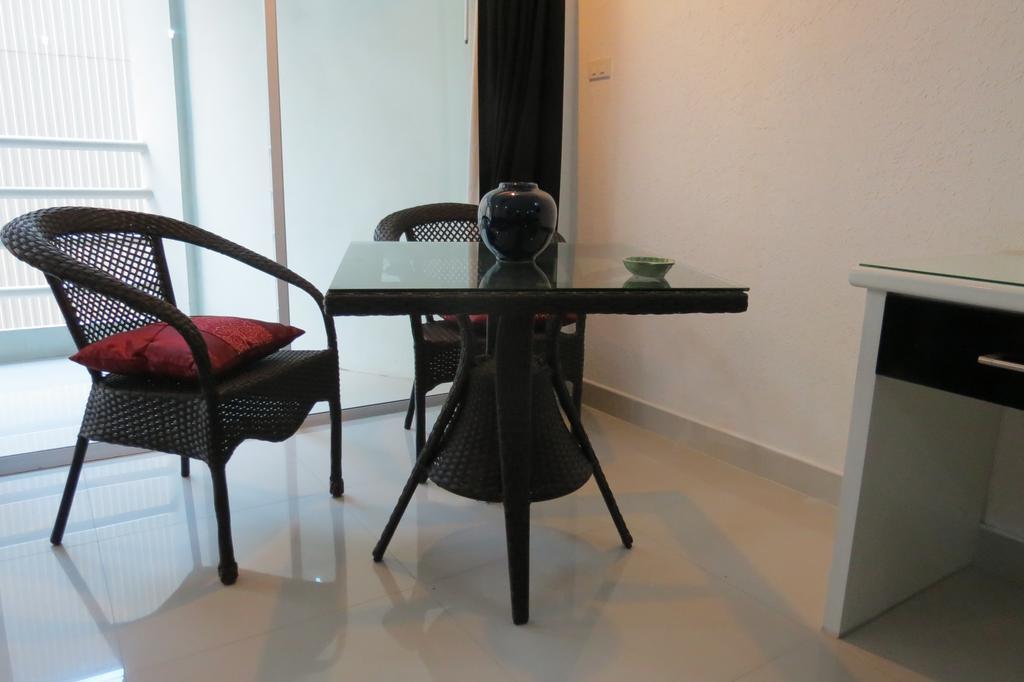 View Talay 6 Suite Apartments Паттайя Номер фото